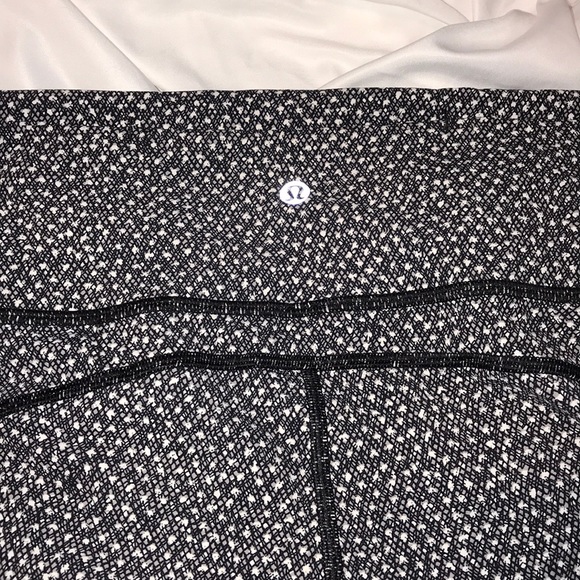 Lululemon - Picture 2 of 3